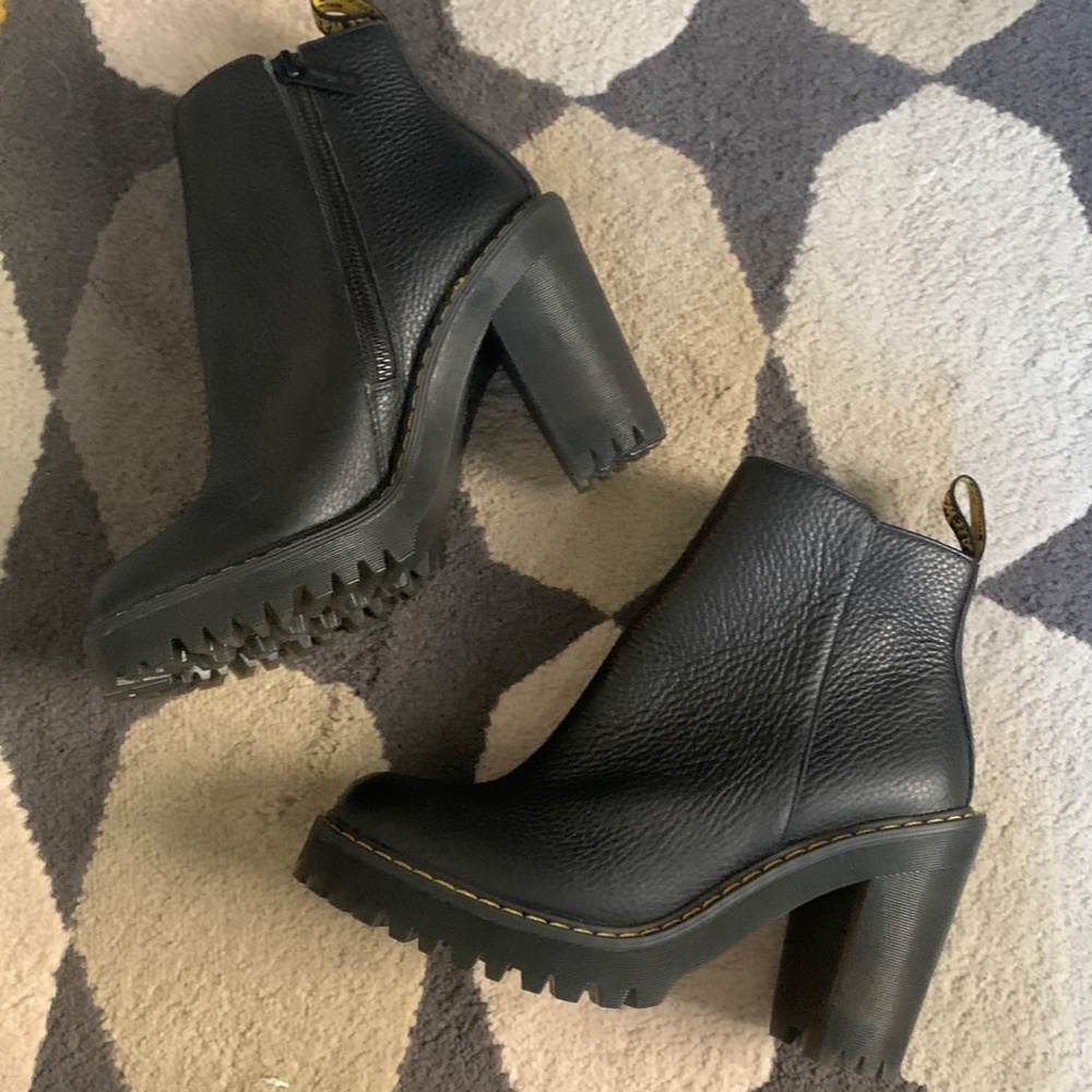 Dr. Martens Magdalena Boot - Black Pebble Leather